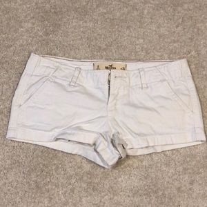 White Hollister shorts